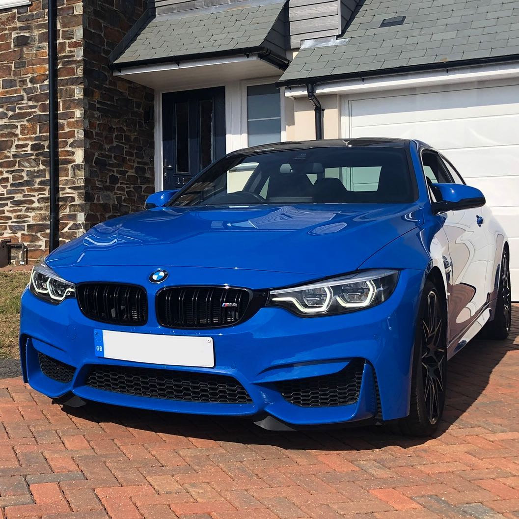 blackandblue-s-vehicle-on-roadstr-bmw-m4-2019